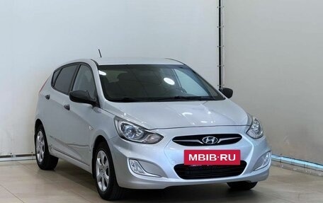 Hyundai Solaris II рестайлинг, 2011 год, 725 000 рублей, 2 фотография