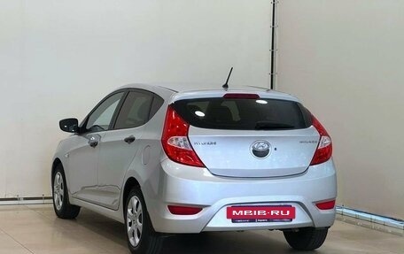 Hyundai Solaris II рестайлинг, 2011 год, 725 000 рублей, 7 фотография