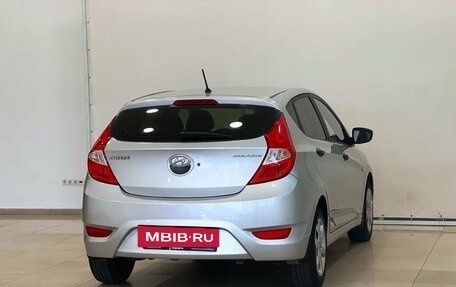 Hyundai Solaris II рестайлинг, 2011 год, 725 000 рублей, 6 фотография