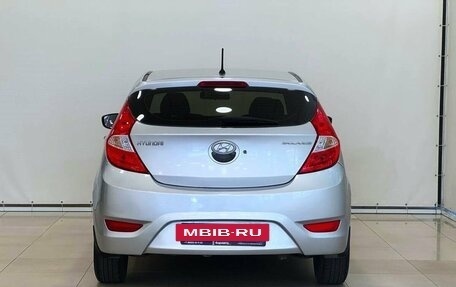 Hyundai Solaris II рестайлинг, 2011 год, 725 000 рублей, 8 фотография