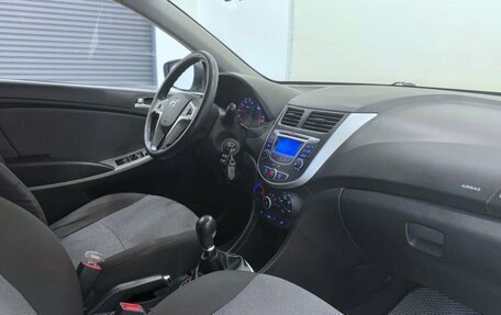 Hyundai Solaris II рестайлинг, 2011 год, 725 000 рублей, 13 фотография