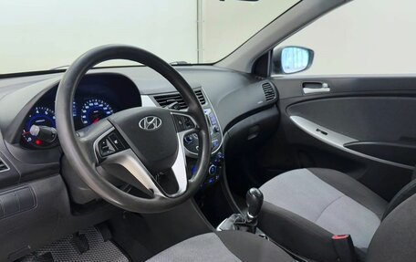 Hyundai Solaris II рестайлинг, 2011 год, 725 000 рублей, 12 фотография