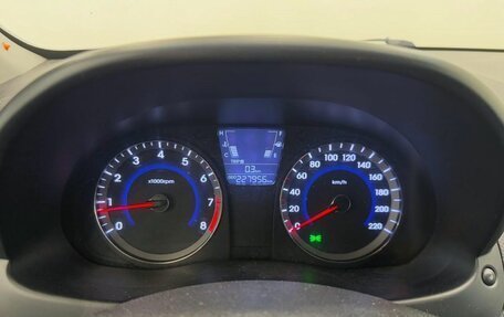 Hyundai Solaris II рестайлинг, 2011 год, 725 000 рублей, 15 фотография