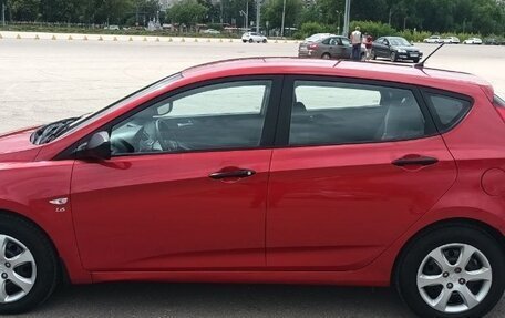 Hyundai Solaris II рестайлинг, 2013 год, 1 020 000 рублей, 2 фотография