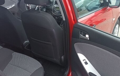 Hyundai Solaris II рестайлинг, 2013 год, 1 020 000 рублей, 10 фотография