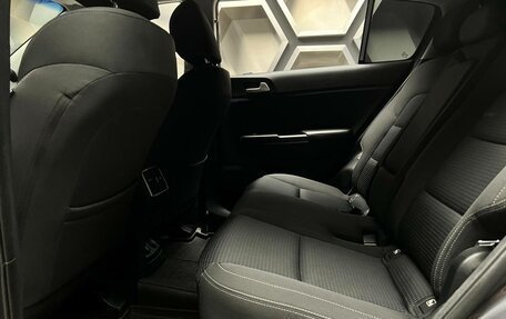 KIA Sportage IV рестайлинг, 2017 год, 1 900 000 рублей, 23 фотография