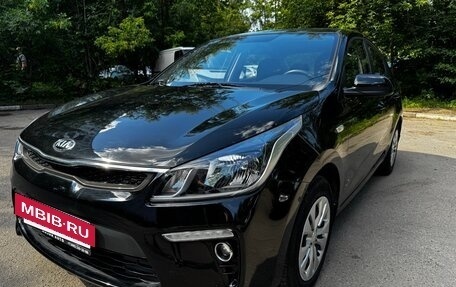 KIA Rio IV, 2018 год, 1 700 000 рублей, 2 фотография
