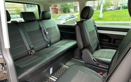 Volkswagen Multivan T6 рестайлинг, 2019 год, 3 990 000 рублей, 17 фотография