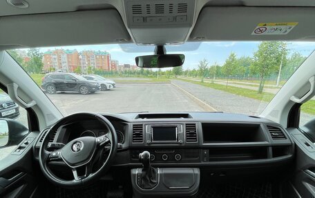 Volkswagen Multivan T6 рестайлинг, 2019 год, 3 990 000 рублей, 13 фотография
