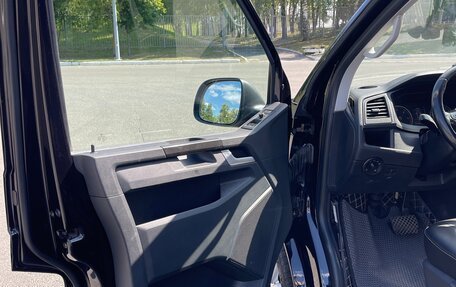 Volkswagen Multivan T6 рестайлинг, 2019 год, 3 990 000 рублей, 11 фотография