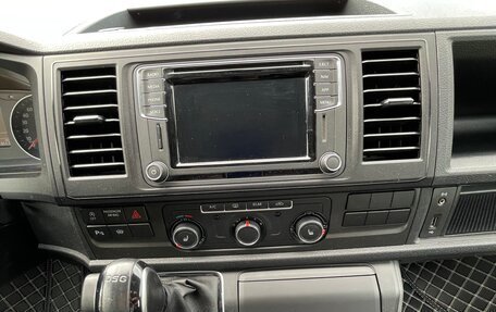 Volkswagen Multivan T6 рестайлинг, 2019 год, 3 990 000 рублей, 14 фотография