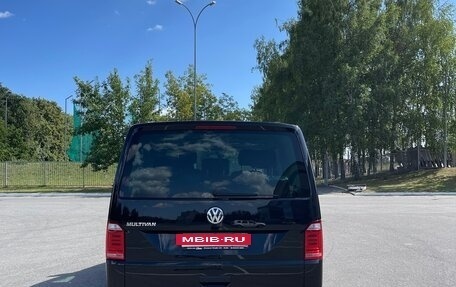 Volkswagen Multivan T6 рестайлинг, 2019 год, 3 990 000 рублей, 6 фотография