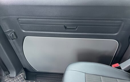 Volkswagen Multivan T6 рестайлинг, 2019 год, 3 990 000 рублей, 25 фотография