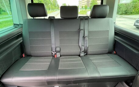 Volkswagen Multivan T6 рестайлинг, 2019 год, 3 990 000 рублей, 27 фотография