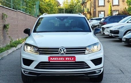 Volkswagen Touareg III, 2018 год, 4 300 000 рублей, 2 фотография