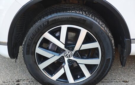 Volkswagen Touareg III, 2018 год, 4 300 000 рублей, 10 фотография