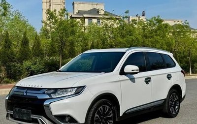 Mitsubishi Outlander III рестайлинг 3, 2021 год, 2 710 000 рублей, 1 фотография
