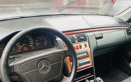 Mercedes-Benz E-Класс, 1998 год, 550 000 рублей, 14 фотография