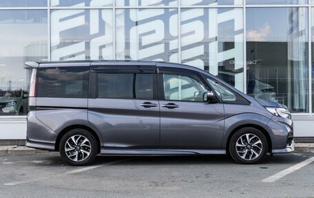 Honda Stepwgn IV, 2018 год, 2 414 000 рублей, 5 фотография