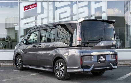 Honda Stepwgn IV, 2018 год, 2 414 000 рублей, 2 фотография
