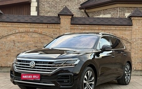 Volkswagen Touareg III, 2018 год, 3 795 000 рублей, 1 фотография