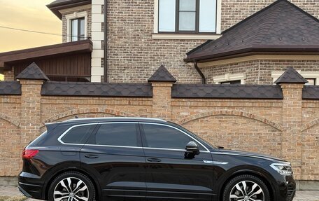 Volkswagen Touareg III, 2018 год, 3 795 000 рублей, 6 фотография
