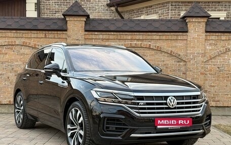 Volkswagen Touareg III, 2018 год, 3 795 000 рублей, 4 фотография