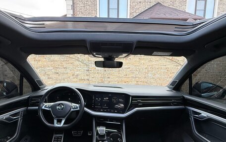 Volkswagen Touareg III, 2018 год, 3 795 000 рублей, 22 фотография