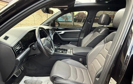 Volkswagen Touareg III, 2018 год, 3 795 000 рублей, 30 фотография