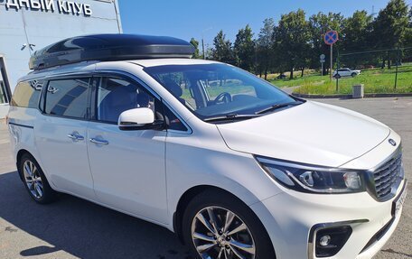 KIA Carnival III, 2019 год, 2 550 000 рублей, 2 фотография