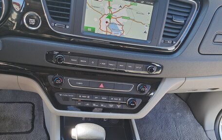 KIA Carnival III, 2019 год, 2 550 000 рублей, 7 фотография