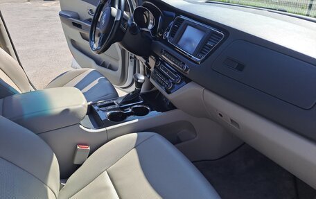 KIA Carnival III, 2019 год, 2 550 000 рублей, 14 фотография