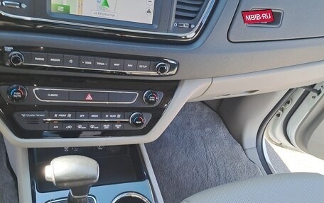KIA Carnival III, 2019 год, 2 550 000 рублей, 10 фотография