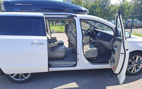 KIA Carnival III, 2019 год, 2 550 000 рублей, 17 фотография