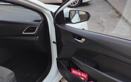 Hyundai Solaris II рестайлинг, 2018 год, 1 300 000 рублей, 15 фотография