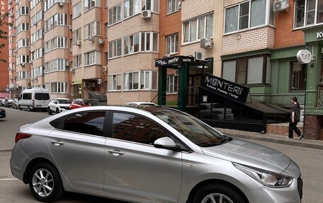 Hyundai Solaris II рестайлинг, 2017 год, 1 350 000 рублей, 3 фотография