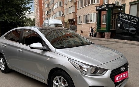 Hyundai Solaris II рестайлинг, 2017 год, 1 350 000 рублей, 19 фотография