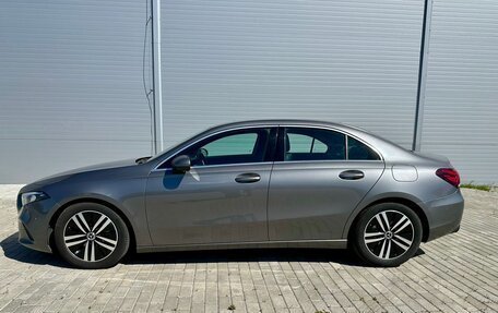 Mercedes-Benz A-Класс, 2019 год, 2 480 000 рублей, 3 фотография