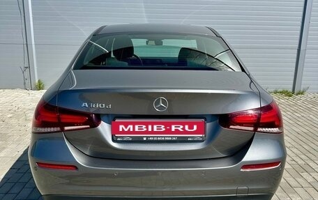 Mercedes-Benz A-Класс, 2019 год, 2 480 000 рублей, 6 фотография