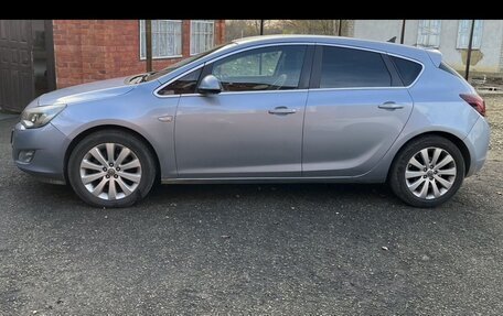 Opel Astra J, 2011 год, 700 000 рублей, 3 фотография