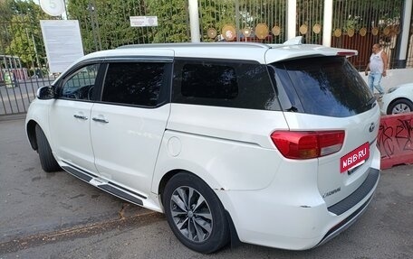 KIA Carnival III, 2017 год, 1 900 000 рублей, 4 фотография