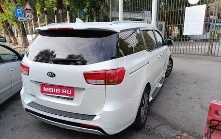KIA Carnival III, 2017 год, 1 900 000 рублей, 3 фотография