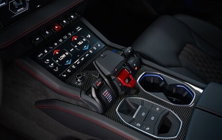 Lamborghini Urus I, 2025 год, 46 290 000 рублей, 24 фотография