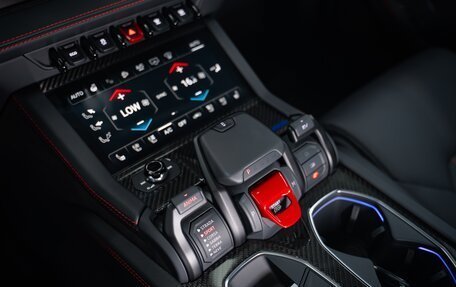 Lamborghini Urus I, 2025 год, 46 290 000 рублей, 23 фотография