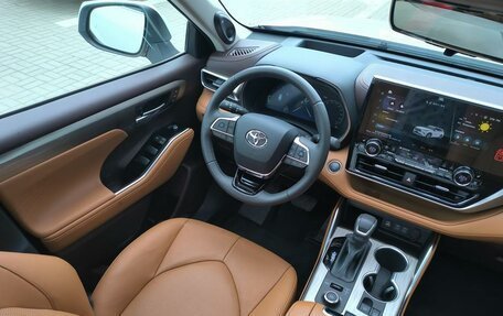 Toyota Highlander, 2025 год, 5 390 000 рублей, 12 фотография