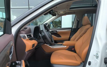 Toyota Highlander, 2025 год, 5 390 000 рублей, 30 фотография