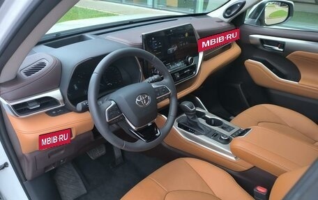 Toyota Highlander, 2025 год, 5 390 000 рублей, 29 фотография
