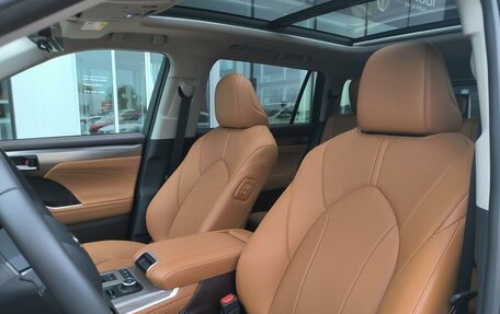 Toyota Highlander, 2025 год, 5 390 000 рублей, 31 фотография