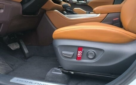 Toyota Highlander, 2025 год, 5 390 000 рублей, 33 фотография