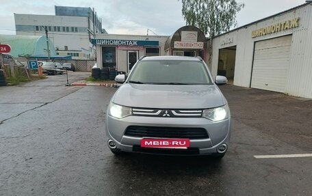Mitsubishi Outlander III рестайлинг 3, 2012 год, 1 150 000 рублей, 3 фотография